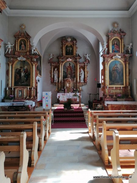 Kirche Düns Taufsängerin Sängerin mit Gitarre Taufe Musik Taufmusik Bodensee Musikerin Gitarre Gesang Kirche Taufsängerin Meiningen Vorarlberg www.gesangundgitarre.at Gesang Gitarre Yvonne Brugger