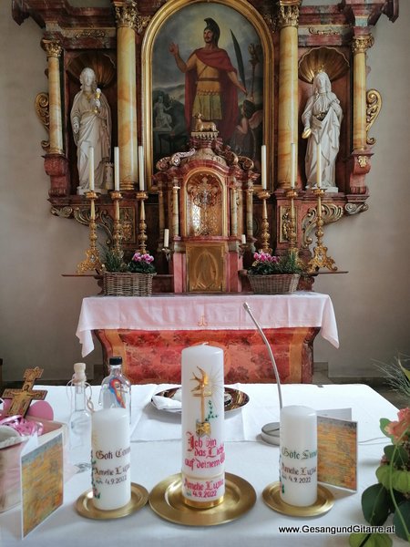 Kirche Düns Taufsängerin Sängerin mit Gitarre Taufe Musik Taufmusik Bodensee Musikerin Gitarre Gesang Kirche Taufsängerin Meiningen Vorarlberg www.gesangundgitarre.at Gesang Gitarre Yvonne Brugger