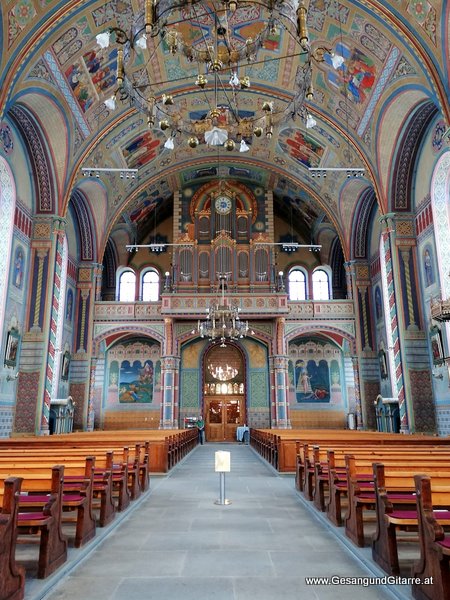 Kirche Dornbirn Hatlerdorf Trauersängerin Trauerfeier Beerdigung Verabschiedung Vorarlberg Musik Kirche Trauersängerin Sängerin mit Gitarre www.gesangundgitarre.at Gesang Gitarre Yvonne Brugger