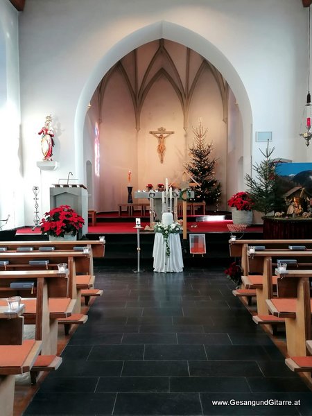Kirche Klaus Trauerfeier Beerdigung Verabschiedung Vorarlberg Musik Kirche Trauersängerin Sängerin mit Gitarre www.trauer-musik.at www.gesangundgitarre.at Gesang Gitarre Yvonne Brugger Trauersängerin Kirchensängerin