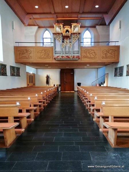 Kirche Klaus Trauerfeier Beerdigung Verabschiedung Vorarlberg Musik Kirche Trauersängerin Sängerin mit Gitarre www.trauer-musik.at www.gesangundgitarre.at Gesang Gitarre Yvonne Brugger Trauersängerin Kirchensängerin