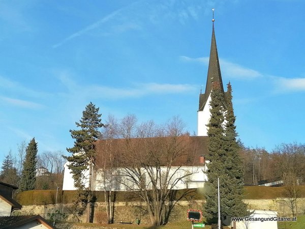 Kirche Klaus Trauerfeier Beerdigung Verabschiedung Vorarlberg Musik Kirche Trauersängerin Sängerin mit Gitarre www.trauer-musik.at www.gesangundgitarre.at Gesang Gitarre Yvonne Brugger Trauersängerin Kirchensängerin