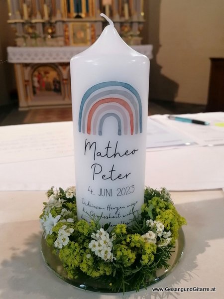 Kirche Müselbach Taufsängerin Sängerin mit Gitarre Taufe Musik Taufmusik Bodensee Musikerin Gitarre Gesang Kirche Taufsängerin Vorarlberg www.gesangundgitarre.at Gesang Gitarre Yvonne Brugger