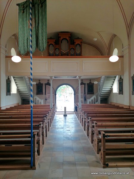 Kirche Müselbach Taufsängerin Sängerin mit Gitarre Taufe Musik Taufmusik Bodensee Musikerin Gitarre Gesang Kirche Taufsängerin Vorarlberg www.gesangundgitarre.at Gesang Gitarre Yvonne Brugger