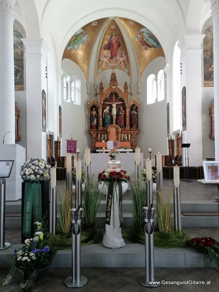Kirche Lauterach Vorarlberg Trauerfeier Beerdigung Verabschiedung Musik Kirche Solomusikerin Sängerin mit Gitarre www.trauer-musik.at www.gesangundgitarre.at Gesang Gitarre Yvonne Brugger Trauersängerin Kirchensängerin Kirche Trauerfeier Beerdigung Verabschiedung Vorarlberg Musik Kirche Sängerin mit Gitarre www.trauer-musik.at www.gesangundgitarre.at Gesang Gitarre Yvonne Brugger Trauersängerin Kirchensängerin