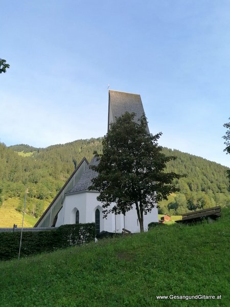 Kirche Brand Brandnertal Vorarlberg Trauerfeier Beerdigung Verabschiedung Musik Kirche Solomusikerin Sängerin mit Gitarre www.trauer-musik.at www.gesangundgitarre.at Gesang Gitarre Yvonne Brugger Trauersängerin Kirchensängerin Kirche Trauerfeier Beerdigung Verabschiedung Vorarlberg Musik Kirche Sängerin mit Gitarre www.trauer-musik.at www.gesangundgitarre.at Gesang Gitarre Yvonne Brugger Trauersängerin Kirchensängerin