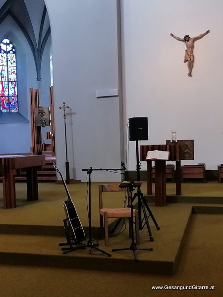 Kirche Göfis Taufsängerin Sängerin mit Gitarre Taufe Musik Taufmusik Bodensee Musikerin Gitarre Gesang Kirche Taufsängerin Vorarlberg www.gesangundgitarre.at Gesang Gitarre Yvonne Brugger