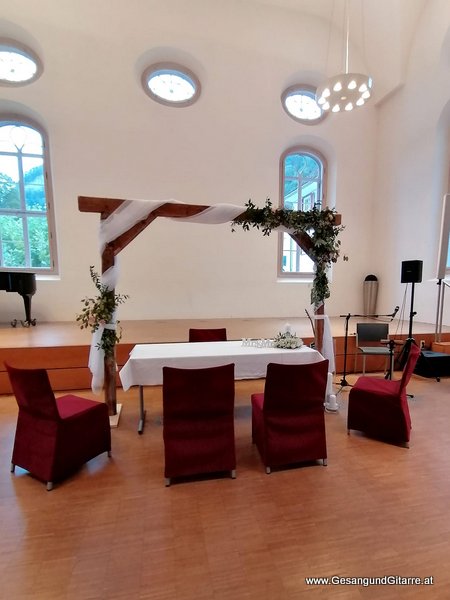 Freie Trauung Salomon Sulzer Saal Hohenems Musik Solomusikerin Sängerin Hochzeitssängerin Hochzeit Trauung Vorarlberg Kirche www.gesangundgitarre.at Gesang Gitarre Yvonne Brugger