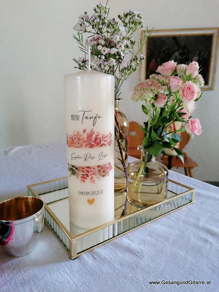 Ofterschwang St. Ignatius Kapelle Allgäu Traufe Trauung Taufe Kirche Musik Solomusikerin Sängerin Hochzeitssängerin Hochzeit Trauung Vorarlberg Kirche www.gesangundgitarre.at Gesang Gitarre Yvonne Brugger