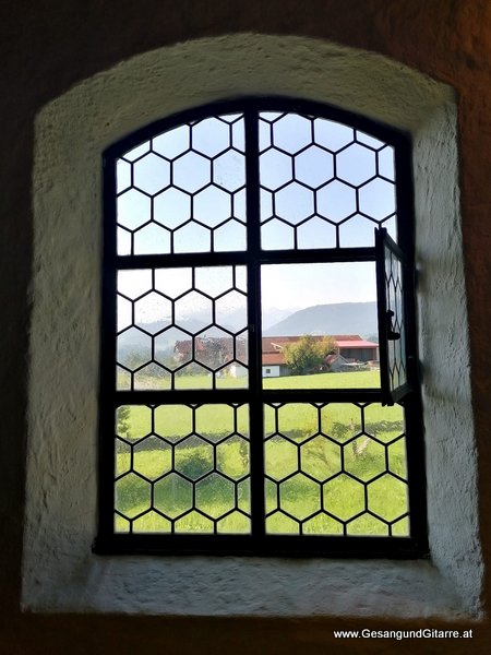 Ofterschwang St. Ignatius Kapelle Allgäu Traufe Trauung Taufe Kirche Musik Solomusikerin Sängerin Hochzeitssängerin Hochzeit Trauung Vorarlberg Kirche www.gesangundgitarre.at Gesang Gitarre Yvonne Brugger