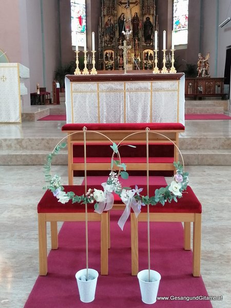 Eschen Fürstentum Liechtenstein Bodensee Bodenseekreis Allgäu Trauung Musik Solomusikerin Sängerin Hochzeitssängerin Hochzeit Trauung Vorarlberg Kirche www.gesangundgitarre.at Gesang Gitarre Yvonne Brugger