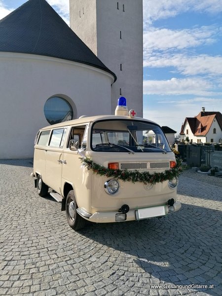Trauung Kirche Wolfurt Musik Solomusikerin Sängerin Hochzeitssängerin Hochzeit Trauung Vorarlberg Kirche www.gesangundgitarre.at Gesang Gitarre Yvonne Brugger