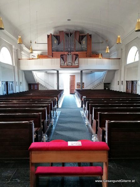 Trauung Kirche Wolfurt Musik Solomusikerin Sängerin Hochzeitssängerin Hochzeit Trauung Vorarlberg Kirche www.gesangundgitarre.at Gesang Gitarre Yvonne Brugger