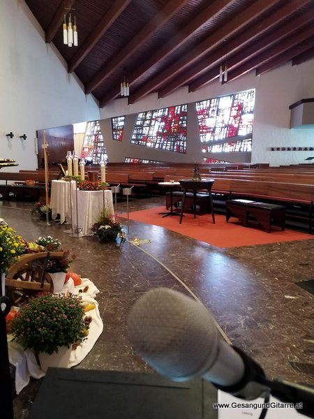 Kirche St. Kolumban Bregenz Vorarlberg Verabschiedung Trauerfeier Beerdigung Verabschiedung Musik Kirche Solomusikerin Sängerin mit Gitarre www.trauer-musik.at www.gesangundgitarre.at Gesang Gitarre Yvonne Brugger Trauersängerin Kirchensängerin Kirche Trauerfeier Beerdigung Verabschiedung Vorarlberg Musik Kirche Sängerin mit Gitarre www.trauer-musik.at www.gesangundgitarre.at Gesang Gitarre Yvonne Brugger Trauersängerin Kirchensängerin