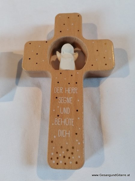 Kirche Kapelle St. Anton Hohenems Taufsängerin Sängerin mit Gitarre Taufe Musik Taufmusik Bodensee Musikerin Gitarre Gesang Kirche Taufsängerin Vorarlberg www.gesangundgitarre.at Gesang Gitarre Yvonne Brugger