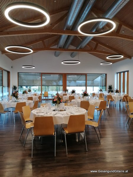 Freie Trauung Gstache Rankweil Brederis Musik Solomusikerin Sängerin Hochzeitssängerin Hochzeit Trauung Vorarlberg Kirche www.gesangundgitarre.at Gesang Gitarre Yvonne Brugger