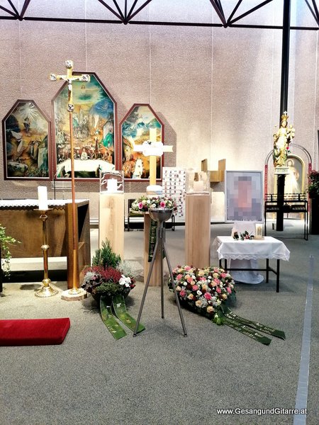 Kirche Lustenau Guthirtenkirche Vorarlberg Verabschiedung Trauerfeier Beerdigung Verabschiedung Totenwache Musik Kirche Solomusikerin Sängerin mit Gitarre www.trauer-musik.at www.gesangundgitarre.at Gesang Gitarre Yvonne Brugger Trauersängerin Kirchensängerin Kirche Trauerfeier Beerdigung Verabschiedung Vorarlberg Musik Kirche Sängerin mit Gitarre www.trauer-musik.at www.gesangundgitarre.at Gesang Gitarre Yvonne Brugger Trauersängerin Kirchensängerin