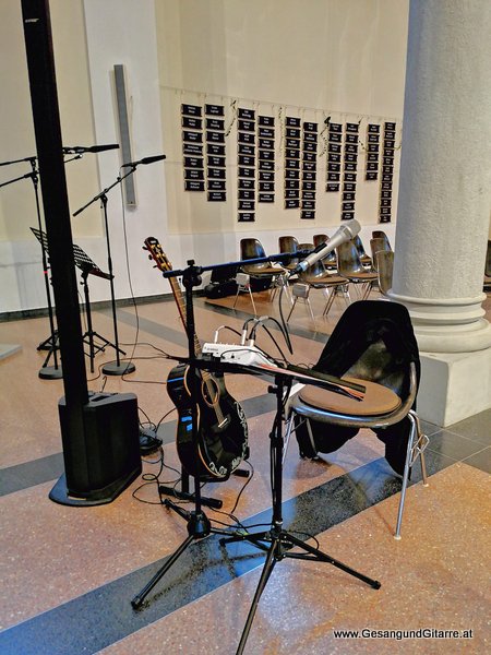 St. Sebastian Kirche Hard Bodensee Vorarlberg Verabschiedung Trauerfeier Beerdigung Verabschiedung Totenwache Musik Kirche Solomusikerin Sängerin mit Gitarre www.trauer-musik.at www.gesangundgitarre.at Gesang Gitarre Yvonne Brugger Trauersängerin Kirchensängerin Kirche Trauerfeier Beerdigung Verabschiedung Vorarlberg Musik Kirche Sängerin mit Gitarre www.trauer-musik.at www.gesangundgitarre.at Gesang Gitarre Yvonne Brugger Trauersängerin Kirchensängerin