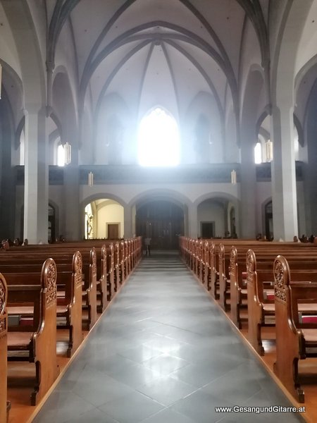 Frastanz Kirche Vorarlberg Verabschiedung Trauerfeier Beerdigung Verabschiedung Totenwache Musik Kirche Solomusikerin Sängerin mit Gitarre www.trauer-musik.at www.gesangundgitarre.at Gesang Gitarre Yvonne Brugger Trauersängerin Kirchensängerin Kirche Trauerfeier Beerdigung Verabschiedung Vorarlberg Musik Kirche Sängerin mit Gitarre www.trauer-musik.at www.gesangundgitarre.at Gesang Gitarre Yvonne Brugger Trauersängerin Kirchensängerin