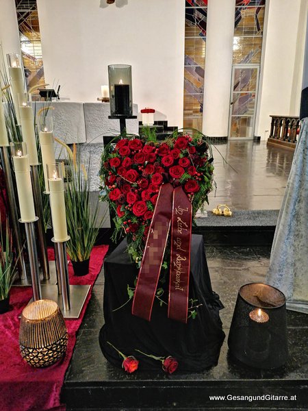 Wolfurt Kirche Vorarlberg Verabschiedung Trauerfeier Beerdigung Verabschiedung Totenwache Musik Kirche Solomusikerin Sängerin mit Gitarre www.trauer-musik.at www.gesangundgitarre.at Gesang Gitarre Yvonne Brugger Trauersängerin Kirchensängerin Kirche Trauerfeier Beerdigung Verabschiedung Vorarlberg Musik Kirche Sängerin mit Gitarre www.trauer-musik.at www.gesangundgitarre.at Gesang Gitarre Yvonne Brugger Trauersängerin Kirchensängerin