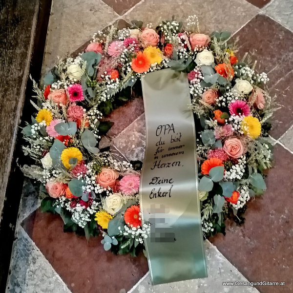 Salzburg Stadt Gnigl Kirche Verabschiedung Trauerfeier Beerdigung Verabschiedung Totenwache Musik Kirche Solomusikerin Sängerin mit Gitarre www.trauer-musik.at www.gesangundgitarre.at Gesang Gitarre Yvonne Brugger Trauersängerin Kirchensängerin Kirche Trauerfeier Beerdigung Verabschiedung Vorarlberg Musik Kirche Sängerin mit Gitarre www.trauer-musik.at www.gesangundgitarre.at Gesang Gitarre Yvonne Brugger Trauersängerin Kirchensängerin