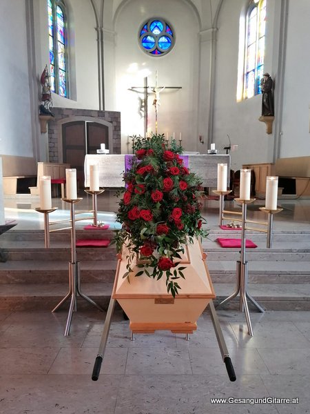 Kirche Sulz Vorarlberg Trauerfeier Verabschiedung Beerdigung Begräbnis Musik Kirche Solomusikerin Sängerin mit Gitarre www.trauer-musik.at www.gesangundgitarre.at Gesang Gitarre Yvonne Brugger Trauersängerin Kirchensängerin Kirche Trauerfeier Beerdigung Verabschiedung Vorarlberg Musik Kirche Sängerin mit Gitarre www.trauer-musik.at www.gesangundgitarre.at Gesang Gitarre Yvonne Brugger Trauersängerin Kirchensängerin