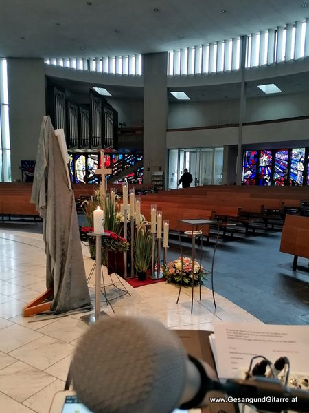 Bruder Klaus Kirche Dornbirn Schoren Vorarlberg Verabschiedung Trauerfeier Beerdigung Verabschiedung Totenwache Musik Kirche Solomusikerin Sängerin mit Gitarre www.trauer-musik.at www.gesangundgitarre.at Gesang Gitarre Yvonne Brugger Trauersängerin Kirchensängerin Kirche Trauerfeier Beerdigung Verabschiedung Vorarlberg Musik Kirche Sängerin mit Gitarre www.trauer-musik.at www.gesangundgitarre.at Gesang Gitarre Yvonne Brugger Trauersängerin Kirchensängerin