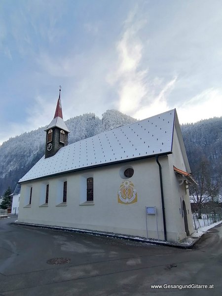 Kirchle Kirche Kapelle Bludenz Stallehr Vorarlberg Verabschiedung Trauerfeier Beerdigung Verabschiedung Totenwache Musik Kirche Solomusikerin Sängerin mit Gitarre www.trauer-musik.at www.gesangundgitarre.at Gesang Gitarre Yvonne Brugger Trauersängerin Kirchensängerin Kirche Trauerfeier Beerdigung Verabschiedung Vorarlberg Musik Kirche Sängerin mit Gitarre www.trauer-musik.at www.gesangundgitarre.at Gesang Gitarre Yvonne Brugger Trauersängerin Kirchensängerin