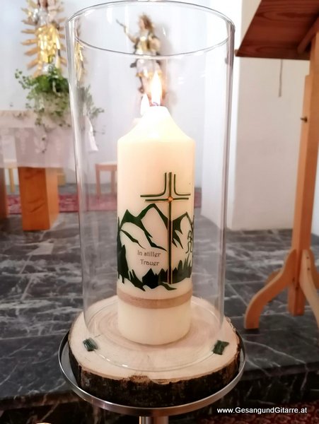 Kirchle Kirche Kapelle Bludenz Stallehr Vorarlberg Verabschiedung Trauerfeier Beerdigung Verabschiedung Totenwache Musik Kirche Solomusikerin Sängerin mit Gitarre www.trauer-musik.at www.gesangundgitarre.at Gesang Gitarre Yvonne Brugger Trauersängerin Kirchensängerin Kirche Trauerfeier Beerdigung Verabschiedung Vorarlberg Musik Kirche Sängerin mit Gitarre www.trauer-musik.at www.gesangundgitarre.at Gesang Gitarre Yvonne Brugger Trauersängerin Kirchensängerin