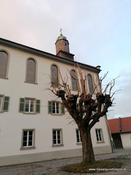 Collegiums Kapelle Kloster Mehrerau Bregenz Kirche Kapelle Taufsängerin Sängerin mit Gitarre Taufe Musik Taufmusik Bodensee Musikerin Gitarre Gesang Kirche Taufsängerin Vorarlberg www.gesangundgitarre.at Gesang Gitarre Yvonne Brugger