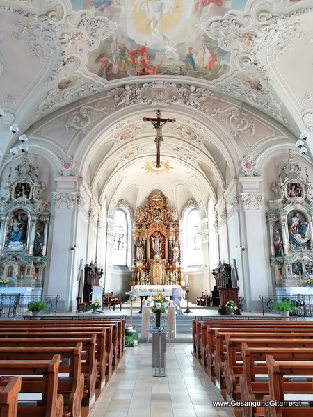 Höchst Pfarrkirche Kirche Vorarlberg Verabschiedung Trauerfeier Beerdigung Verabschiedung Totenwache Musik Kirche Solomusikerin Sängerin mit Gitarre www.trauer-musik.at www.gesangundgitarre.at Gesang Gitarre Yvonne Brugger Trauersängerin Kirchensängerin Kirche Trauerfeier Beerdigung Verabschiedung Vorarlberg Musik Kirche Sängerin mit Gitarre www.trauer-musik.at www.gesangundgitarre.at Gesang Gitarre Yvonne Brugger Trauersängerin Kirchensängerin