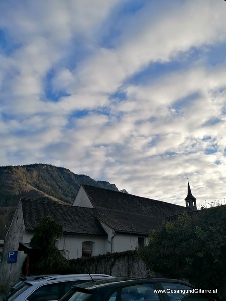 Franziskaner Kirche Bludenz Vorarlberg Verabschiedung Trauerfeier Beerdigung Verabschiedung Totenwache Musik Kirche Solomusikerin Sängerin mit Gitarre www.trauer-musik.at www.gesangundgitarre.at Gesang Gitarre Yvonne Brugger Trauersängerin Kirchensängerin Kirche Trauerfeier Beerdigung Verabschiedung Vorarlberg Musik Kirche Sängerin mit Gitarre www.trauer-musik.at www.gesangundgitarre.at Gesang Gitarre Yvonne Brugger Trauersängerin Kirchensängerin