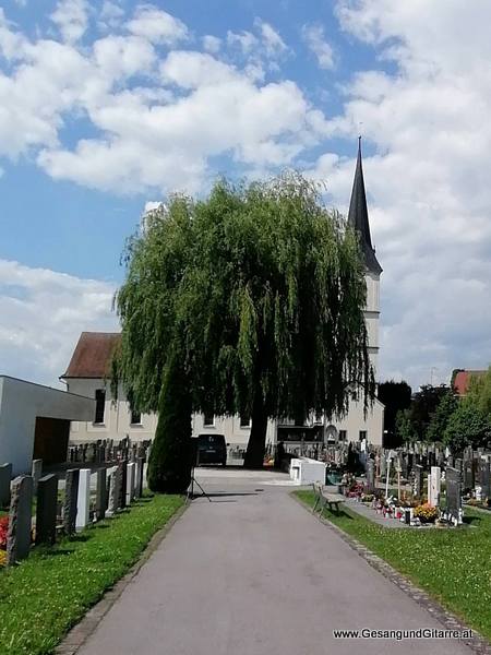 Hörbranz Kirche Hoerbranz Vorarlberg Verabschiedung Trauerfeier Beerdigung Verabschiedung Totenwache Musik Kirche Solomusikerin Sängerin mit Gitarre www.trauer-musik.at www.gesangundgitarre.at Gesang Gitarre Yvonne Brugger Trauersängerin Kirchensängerin Kirche Trauerfeier Beerdigung Verabschiedung Vorarlberg Musik Kirche Sängerin mit Gitarre www.trauer-musik.at www.gesangundgitarre.at Gesang Gitarre Yvonne Brugger Trauersängerin Kirchensängerin