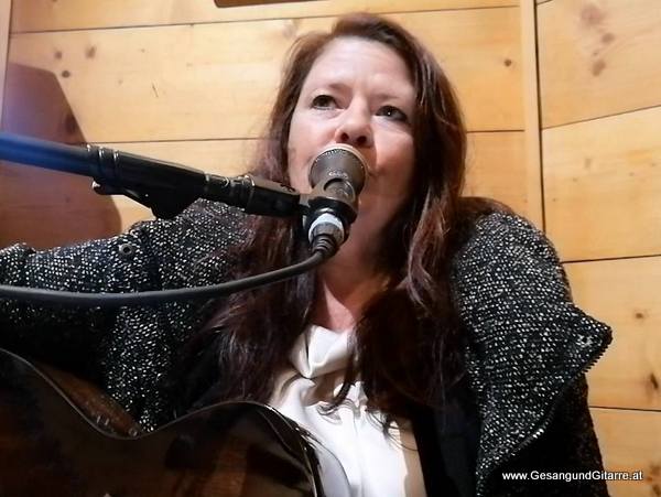 Hochzeitssängerin Sängerin Gitarre Kapelle Bezegg Andelsbuch Trauung Hochzeit Frastanz Vorarlberg