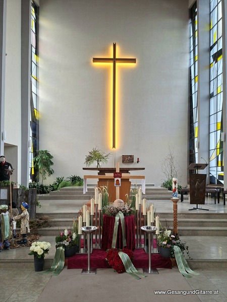 Kirche Feldkirch Nofels Trauerfeier Beerdigung Verabschiedung Vorarlberg Musik Kirche Trauersängerin Sängerin mit Gitarre www.trauer-musik.at www.gesangundgitarre.at Gesang Gitarre Yvonne Brugger Trauersängerin Kirchensängerin