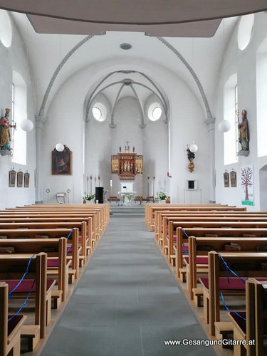 Sängerin Yvonne Brugger Taufe Musik Taufmusik Vorarlberg Bodensee Musikerin Gitarre Gesang Vorarlberg Schlins