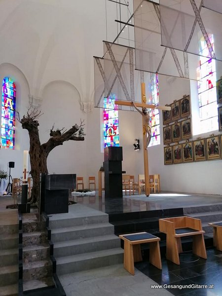 Sängerin Yvonne Brugger Taufe Musik Taufmusik Vorarlberg Bodensee Musikerin Gitarre Gesang Vorarlberg Lingenau Bregenzerwald