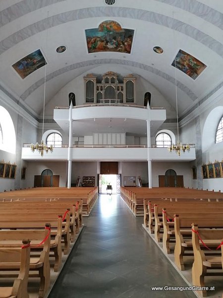 Sängerin Yvonne Brugger Taufe Musik Taufmusik Vorarlberg Bodensee Musikerin Gitarre Gesang Vorarlberg Sulzberg Bregenzerwald Taufsängerin