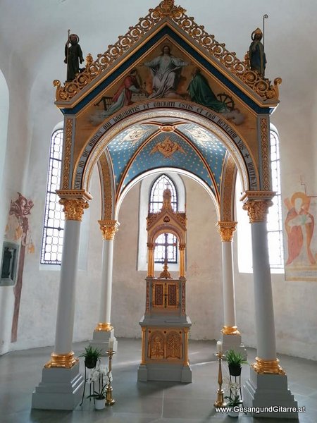 Sängerin Yvonne Brugger Taufe Musik Taufmusik Vorarlberg Bodensee Musikerin Gitarre Gesang Vorarlberg Sulzberg Bregenzerwald Taufsängerin