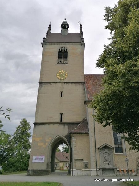 Musik Trauersängerin Sängerin mit Gitarre Vorarlberg Kirche Bregenz Beerdigung Beisetzung Trauerfeier Verabschiedung Trauermusik