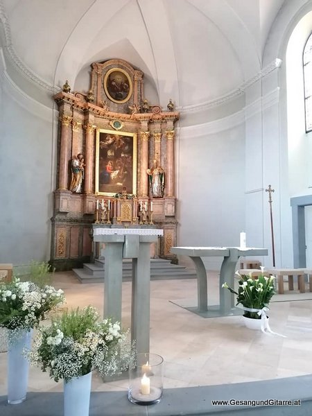 Sängerin Yvonne Brugger Taufe Musik Taufmusik Bodensee Musikerin Gitarre Gesang Lochau Kirche Taufsängerin