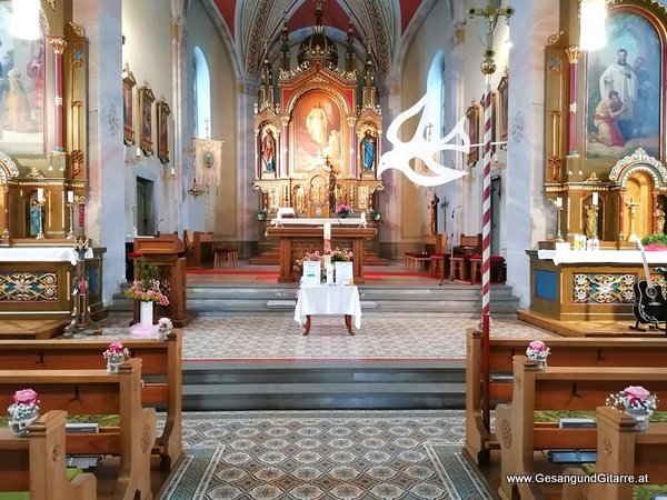 Sängerin Yvonne Brugger Musikerin Taufe Musik Taufmusik Bodensee Musikerin Gitarre Gesang Sulzberg Thal Kirche Taufsängerin