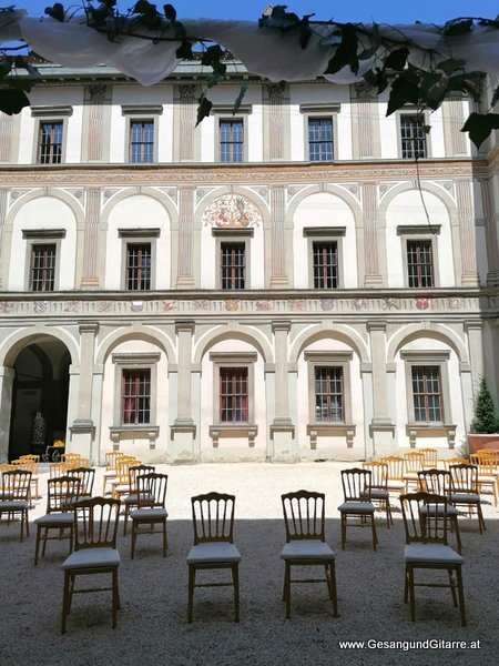Sängerin Hochzeitssängerin Gitarre Trauung Kirche Trauungsmusik Hochzeitsmusik Palast Hohenems Schloss Bodensee Bodenseeregion