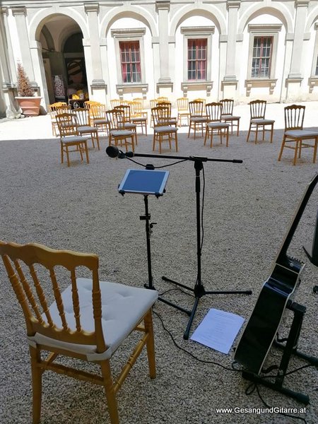 Sängerin Hochzeitssängerin Gitarre Trauung Kirche Trauungsmusik Hochzeitsmusik Palast Hohenems Schloss Bodensee Bodenseeregion