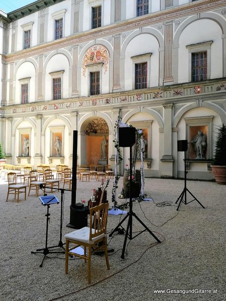 Sängerin Hochzeitssängerin Gitarre Trauung Kirche Trauungsmusik Hochzeitsmusik Palast Hohenems Schloss Bodensee Bodenseeregion