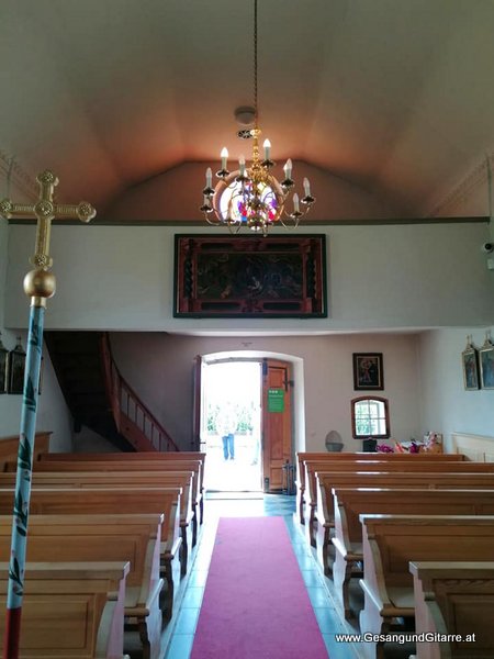Sängerin Yvonne Brugger Taufe Musik Taufmusik Bodensee Musikerin Gitarre Gesang Kirche Kapelle Brederis Taufsängerin