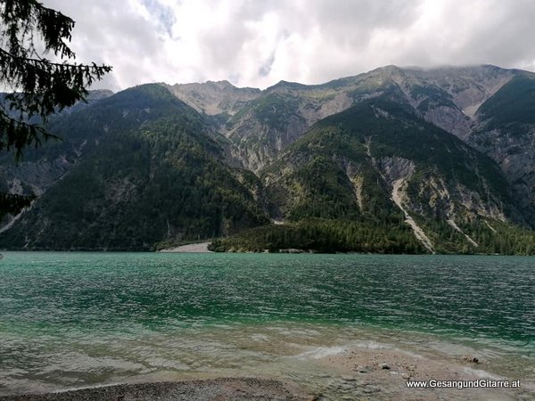 Sängerin Hochzeitssängerin Gitarre Trauung Kirche Trauungsmusik Hochzeitsmusik Kapelle Kirche Pertisau Achensee Tirol