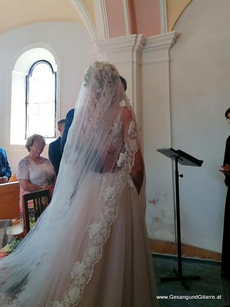 Sängerin Hochzeitssängerin Gitarre Trauung Kirche Trauungsmusik Hochzeitsmusik Kapelle Kirche Pertisau Achensee Tirol
