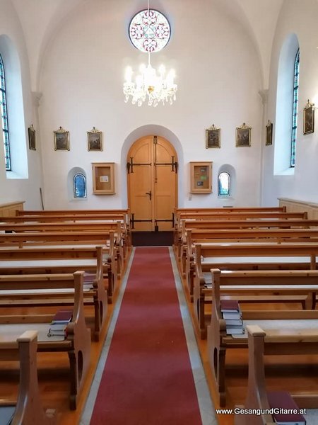 Sängerin Yvonne Brugger Taufe Musik Taufmusik Bodensee Musikerin Gitarre Gesang Taufsängerin Kirche Kapelle Bonacker Laterns