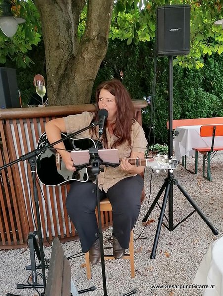 Sektempfang Geburtstagsfeier Sängerin Feier Musik Musikerin Vorarlberg Bodensee Bodenseeregion Rankweil